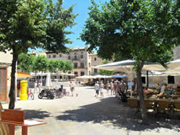 market in andratx square